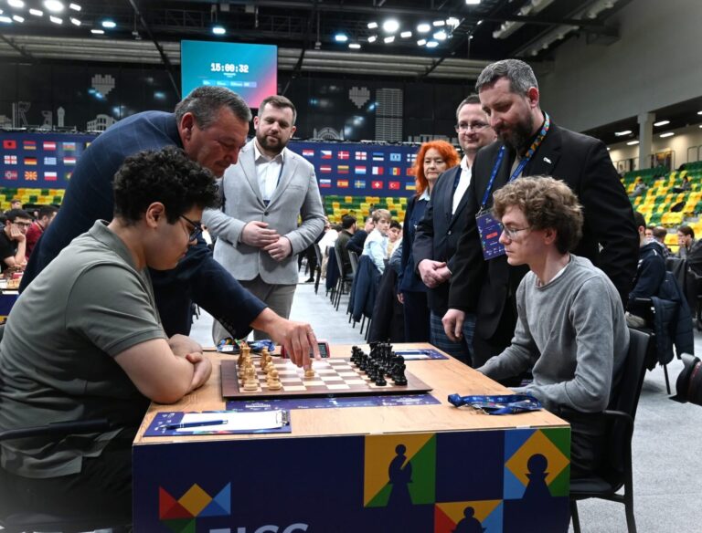Ing. Milan Roman na ME v šachu v Katoviciach 2026 Ing. Milan Roman, MBA — prezident Slovenského šachového zväzu a riaditeľ Chess Slovak Open® otvára 9. kolo ME v šachu v Katoviciach 2026