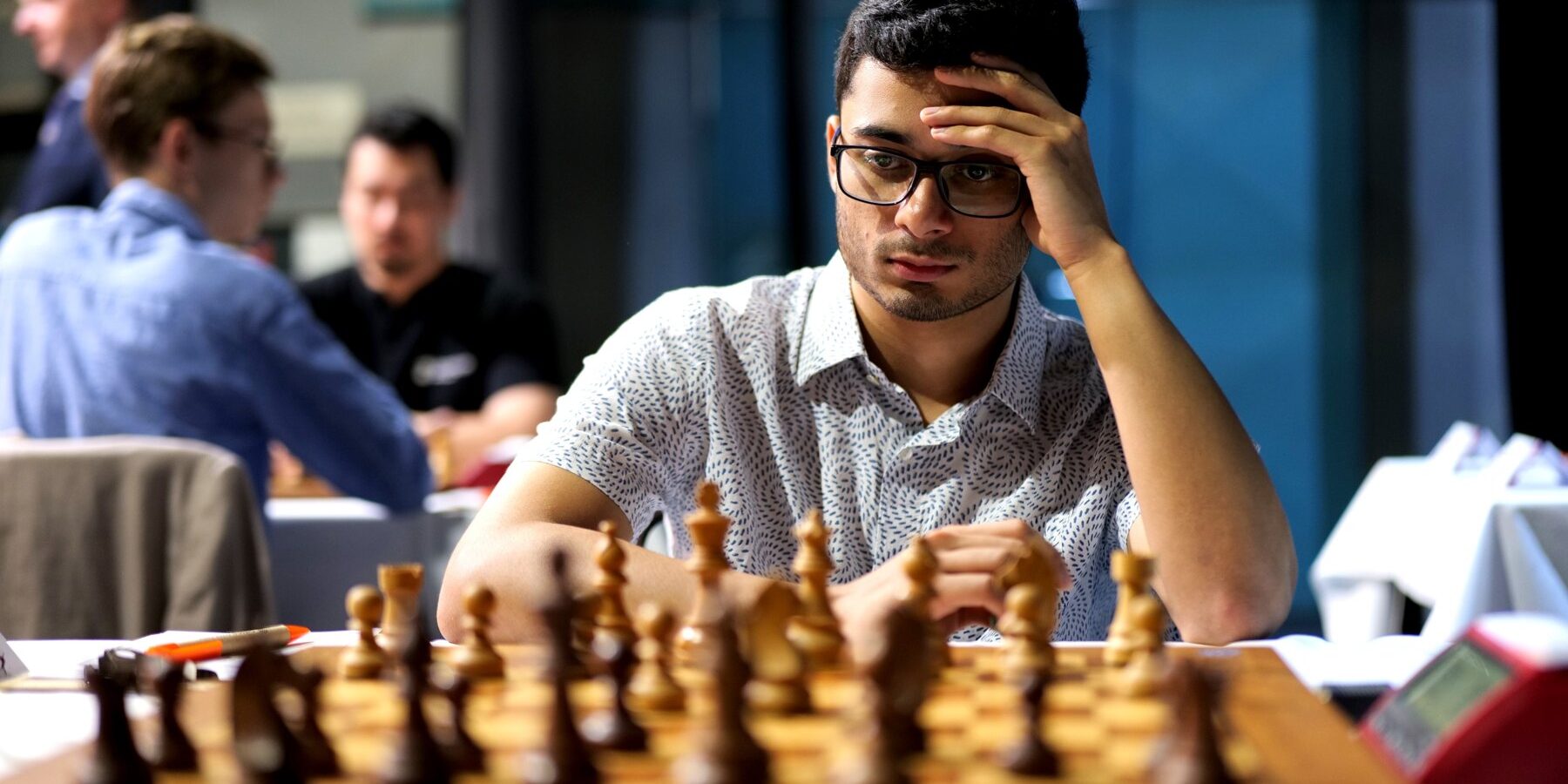 GM Leon Luke Mendonca za šachovnicou na Chess Slovak Open 2026 v Skalici GM Leon Luke Mendonca za šachovnicou na Chess Slovak Open 2026 v Skalici